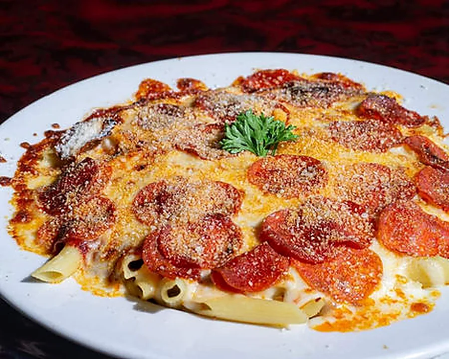 Pepperoni pizza mac and cheese